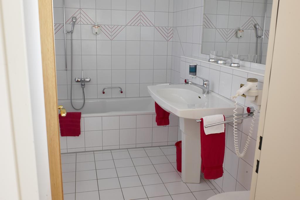 Kraeuterhotel Edelweiss Rigi Kaltbad Room photo